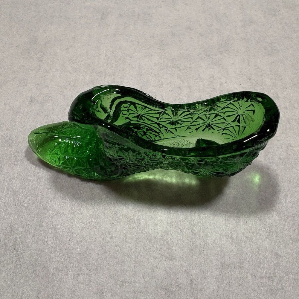 Vintage Green Glass Slipper Shoe Daisy Button Pattern Collectible